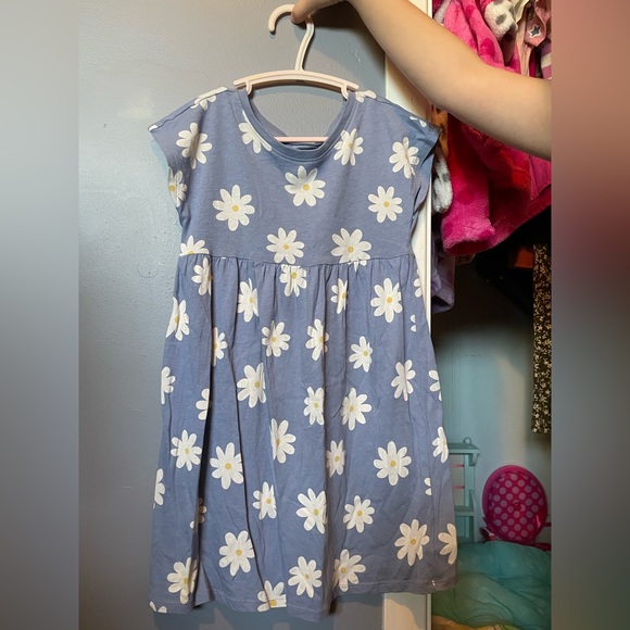 Girls 5-6 - Picture 4 of 8